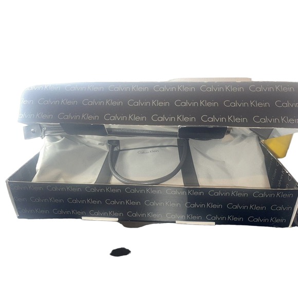 Calvin Klein Gray XL Weekender Duffle Bag w/ Straps & Handles, Travel Bag, Tote - Picture 8 of 15